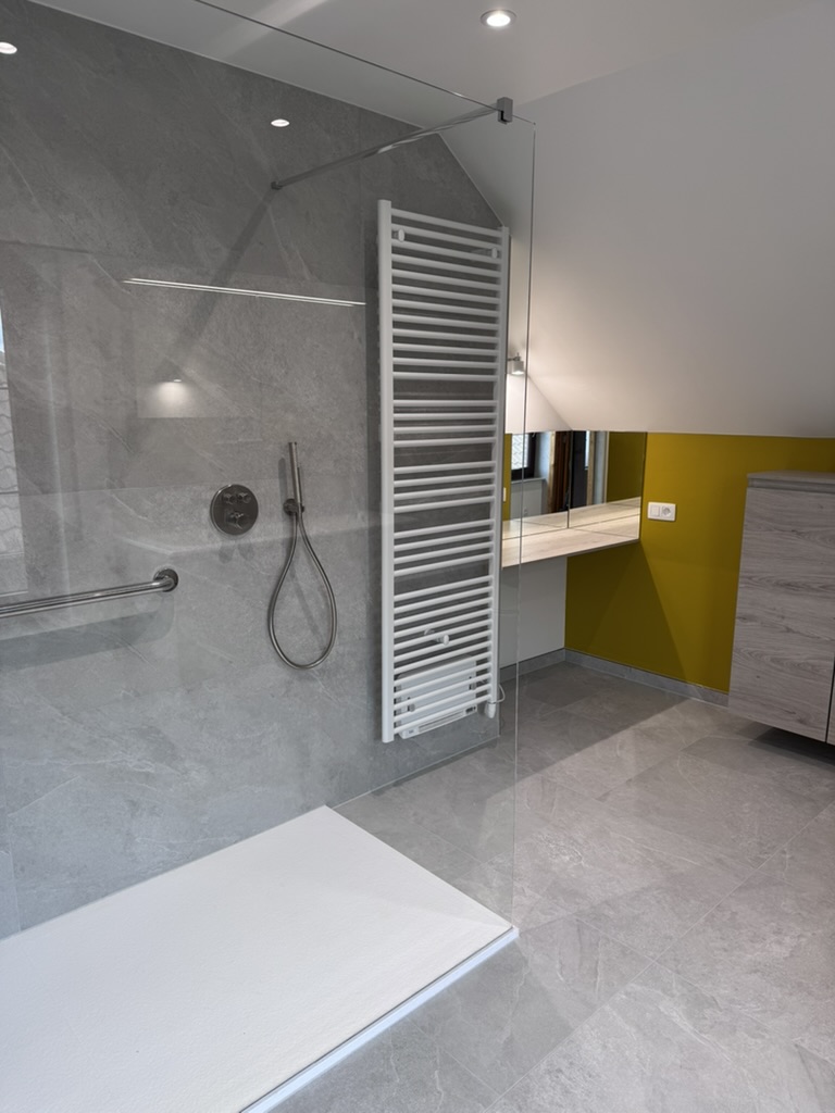Foto van De Vry Service Badkamerrenovatie - loodgieter- Tegelzetter-vloerder - sanitaire herstellingen-Wateronderharders in Beerse, Badkamerinstallateur (foto 3)