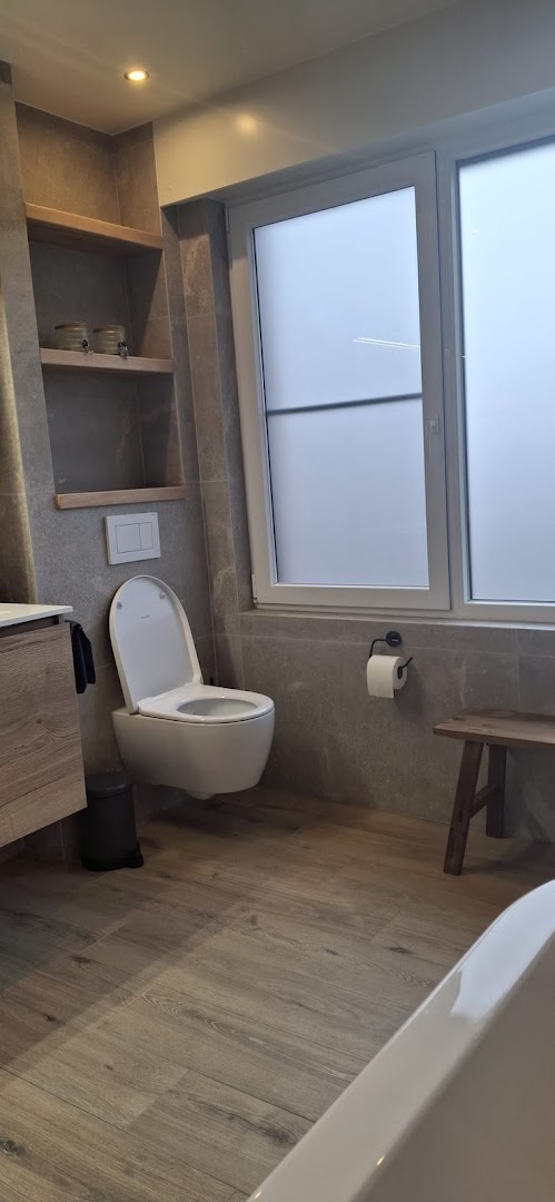 Foto van D-Design sanitair centrale verwarming badkamer renovaties in Wervik, Loodgieter (foto 2)