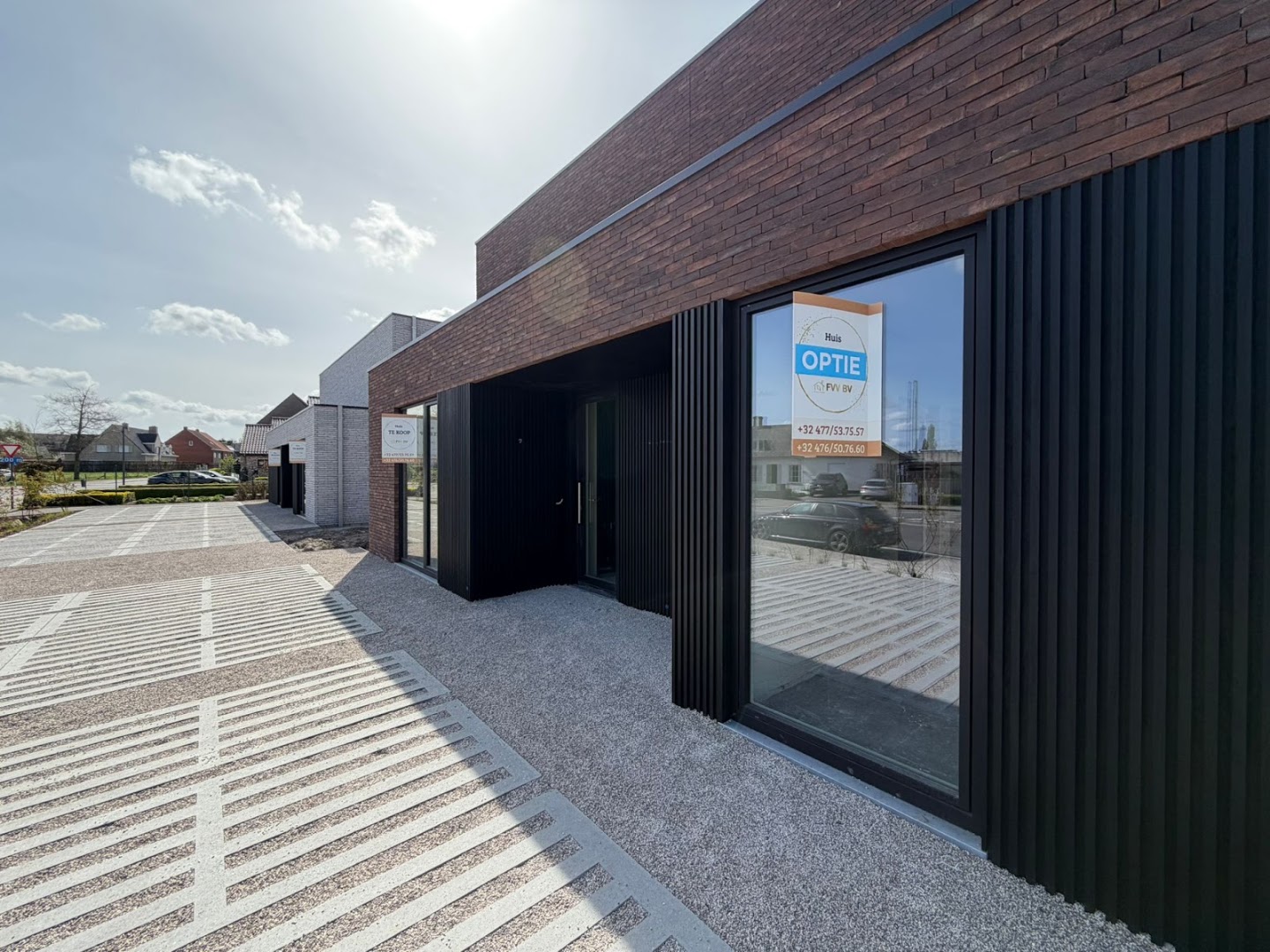 Foto van bouw- en renovatiewerken Vandaele in Wingene, Vloerenlegger (foto 2)