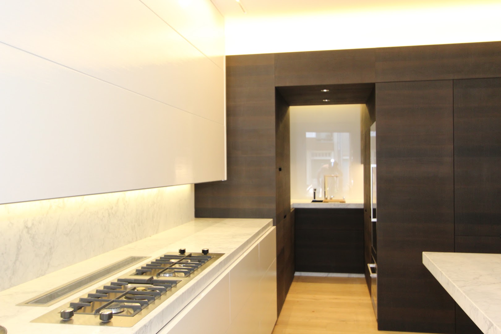 Foto van Peter Van Raemdonck Interiors TOTAALRENOVATIE Knokke in Knokke-Heist, Bouwbedrijf (foto 2)