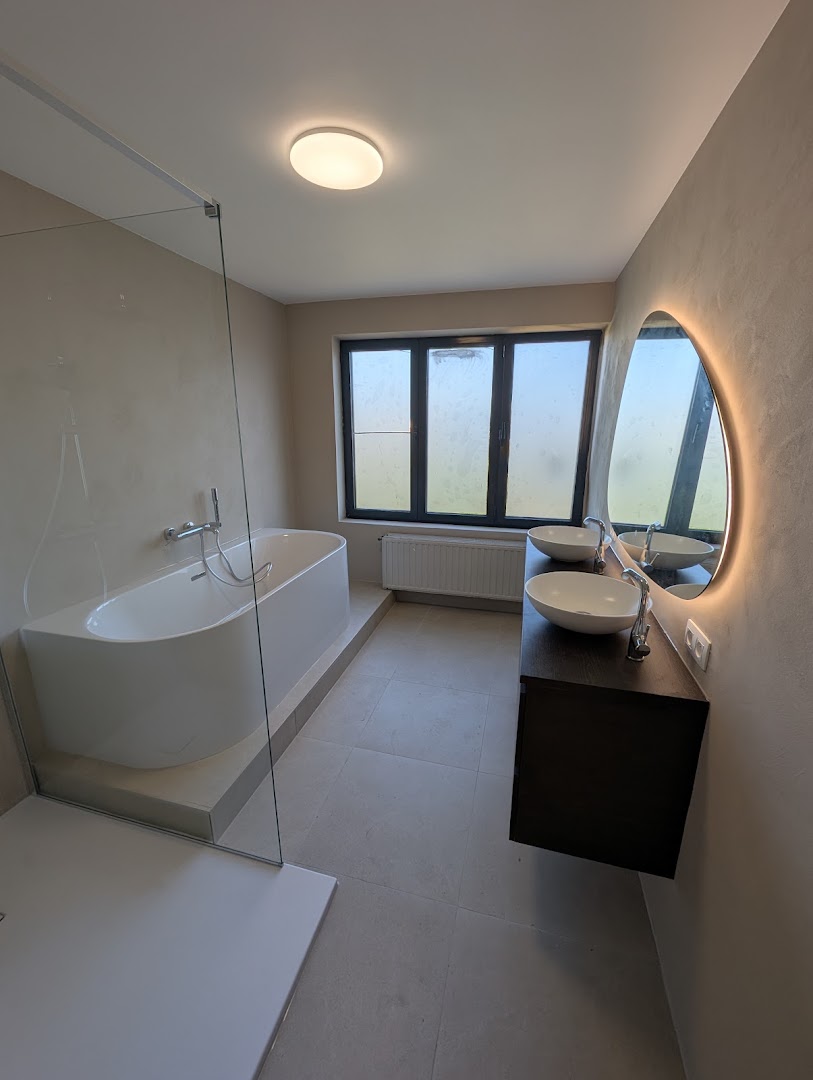 Foto van Smits Works - Badkamers, Schrijnwerk en renovaties in Riemst, Badkamerinstallateur (foto 3)