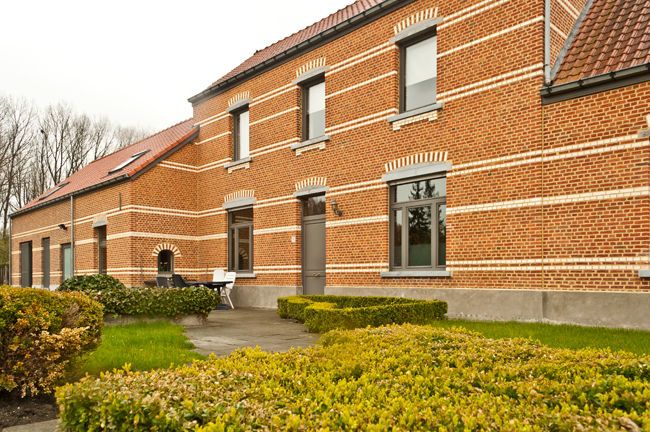 Foto van Gevelrenovatie Van Der Trappen | Crepi, kalei, mortex, sidings, steenstrips in Kapelle-op-den-Bos, Aannemer Foto van Gevelrenovatie Van Der Trappen | Crepi, kalei, mortex, sidings, steenstrips in Kapelle-op-den-Bos, Aannemer