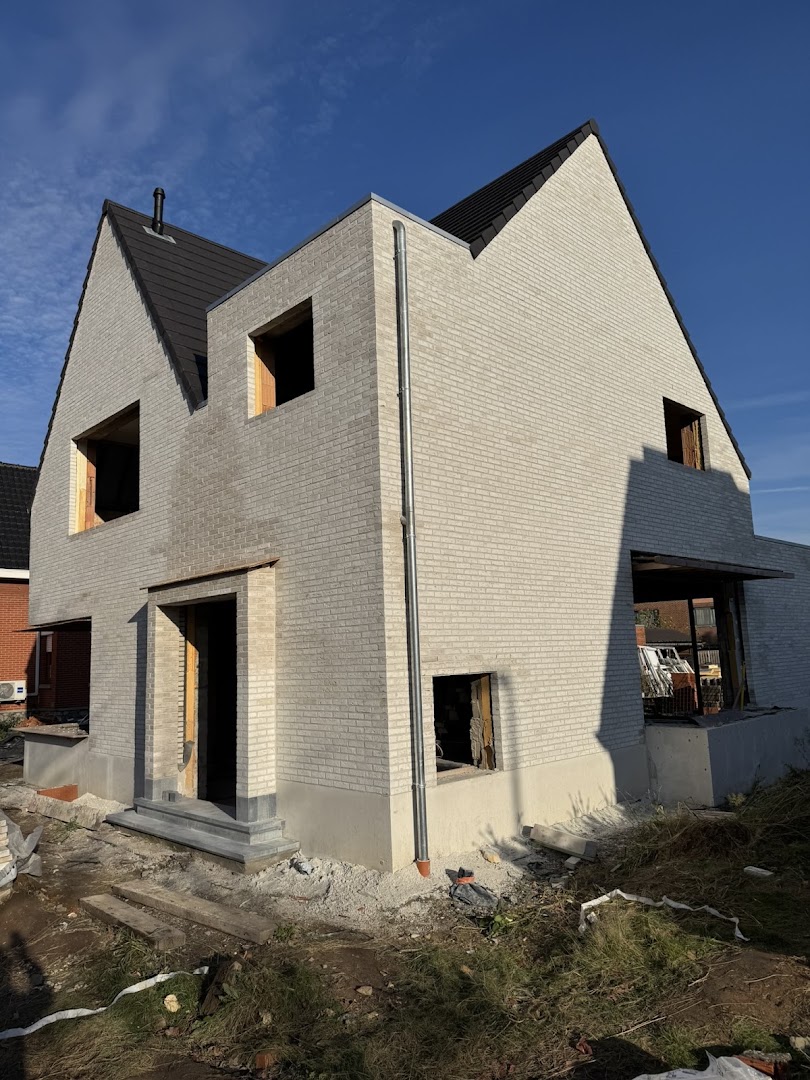 Foto van Gevelrenovatie Van Der Trappen | Crepi, kalei, mortex, sidings, steenstrips in Kapelle-op-den-Bos, Aannemer (foto 3)