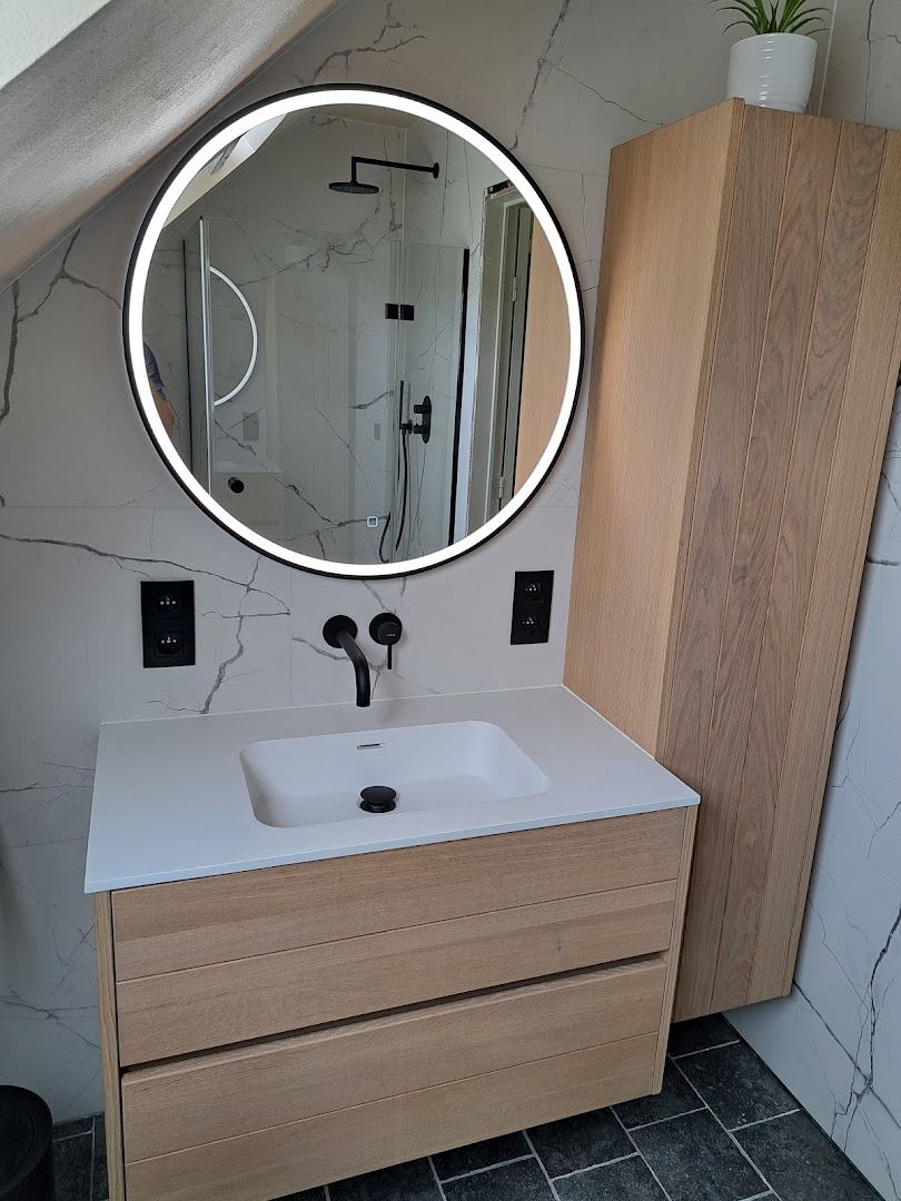 Foto van HuGe BV Badkamerrenovaties/Regenwaterrecuperaties in Buggenhout, Badkamerinstallateur Foto van HuGe BV Badkamerrenovaties/Regenwaterrecuperaties in Buggenhout, Badkamerinstallateur