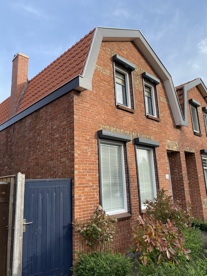 Foto van RVD dak-gevelwerken in Stekene, Dakdekker (foto 2)