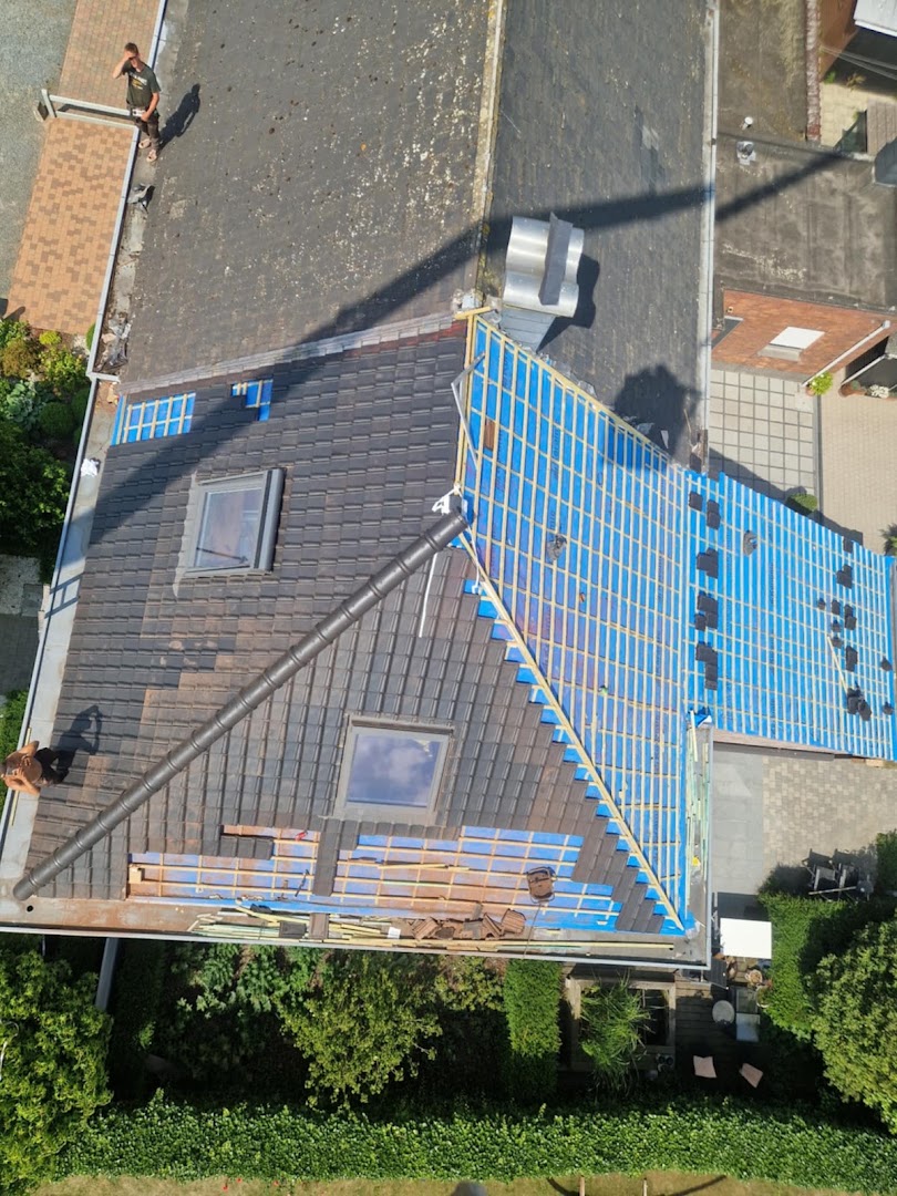 Foto van Dak & Renovatiewerken Nobels wij maken u dak in Waasmunster, Dakdekker (foto 3)