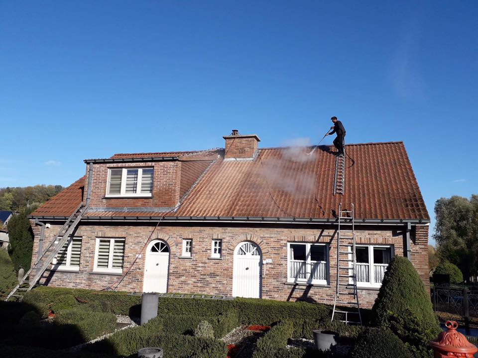 Foto van Vakmans reinigingswerken in Kluisbergen, Onderhoudsservice voor zonnepanelen Foto van Vakmans reinigingswerken in Kluisbergen, Onderhoudsservice voor zonnepanelen