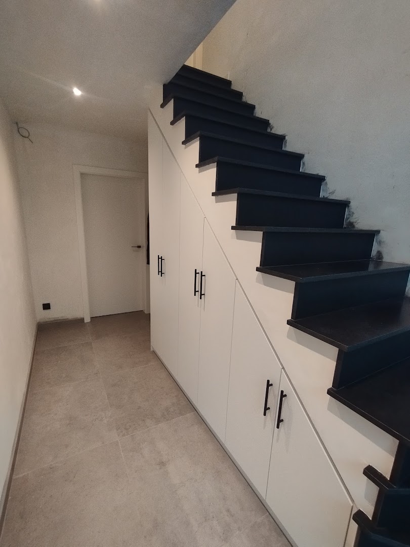 Foto van Brasschaatse Woningservice BVBA in Brasschaat, Timmerman (foto 2)