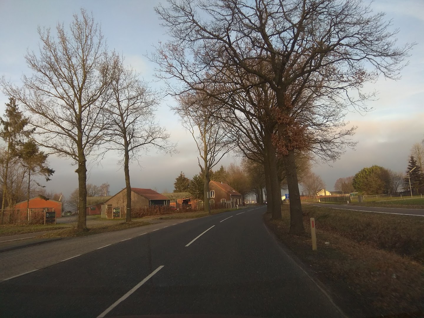 Foto van Bas Raeijmaekers Interieurbouw in Baarle-Nassau, Meubelmakerij Foto van Bas Raeijmaekers Interieurbouw in Baarle-Nassau, Meubelmakerij