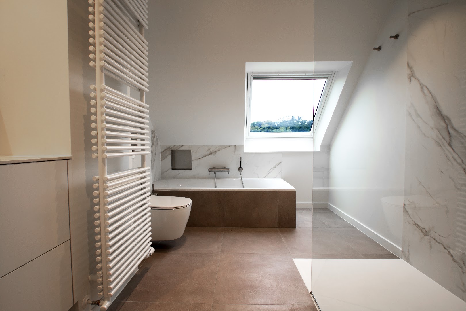Foto van ID Interieur bv in Oostkamp, Badkamerinstallateur (foto 3)