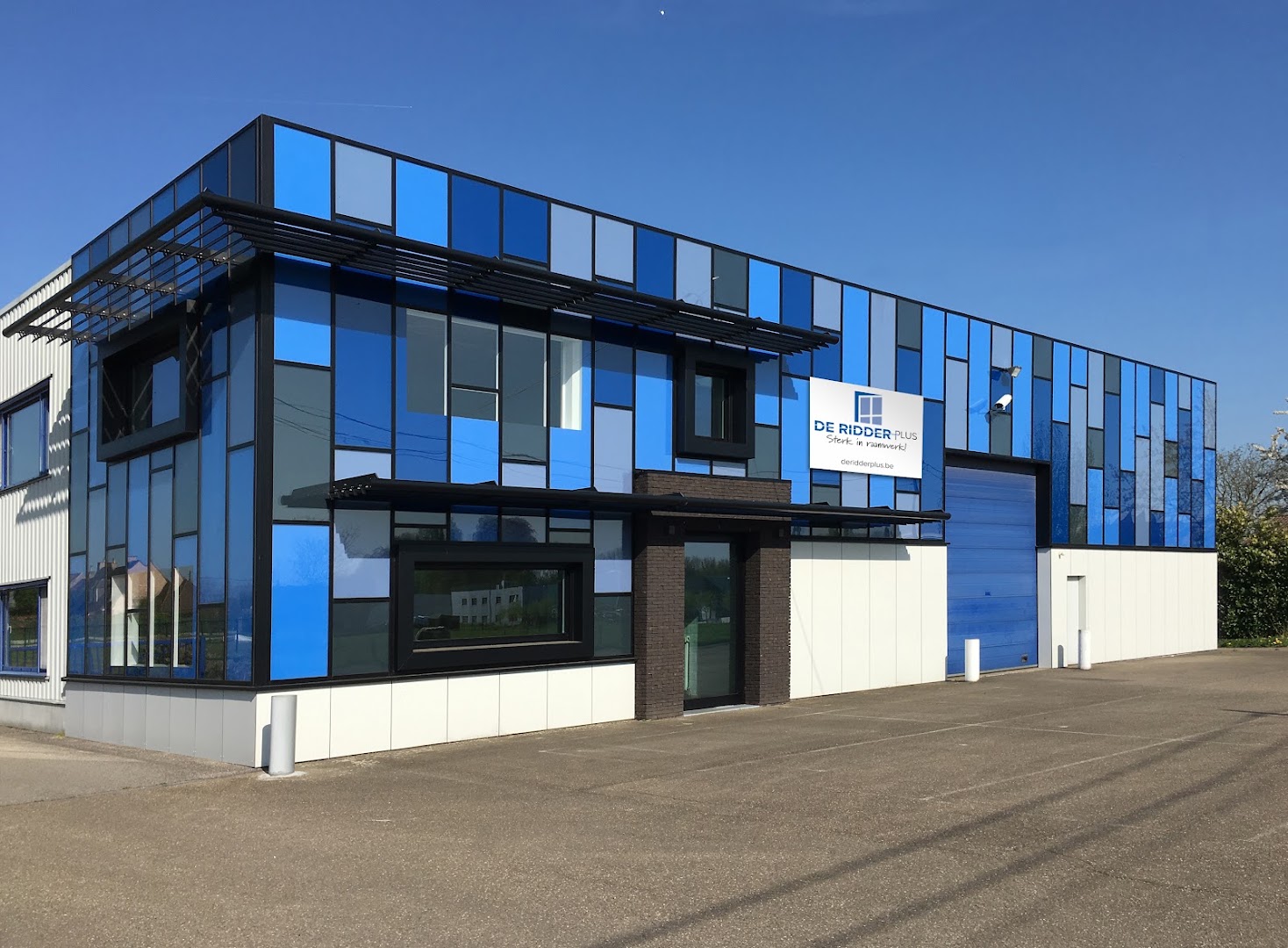 Foto van DE RIDDER Plus bvba in Ranst, Leverancier van ramen