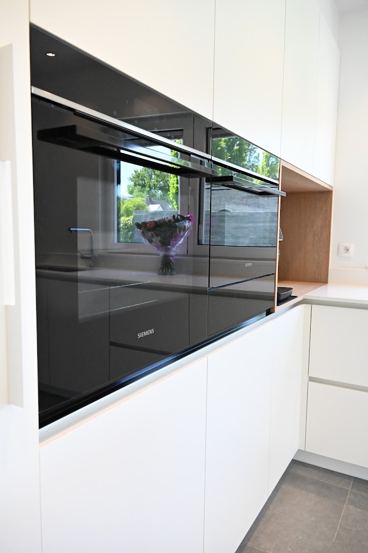 Foto van Schrijnwerkerij Asselberghs in Ranst, Timmerman (foto 3)