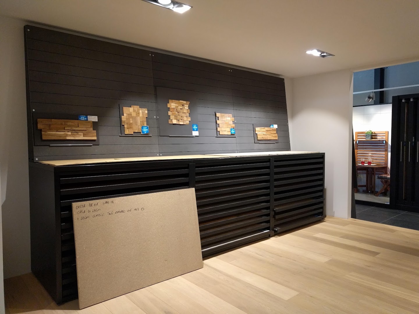 Foto van Van Calster Vloeren & Badkamerrenovaties Boortmeerbeek in Boortmeerbeek, Tegelwinkel (foto 2)