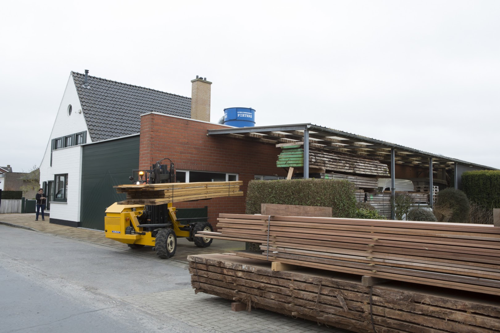 Foto van Schrijnwerkerij Pieters in Lo-Reninge, Bouwbedrijf Foto van Schrijnwerkerij Pieters in Lo-Reninge, Bouwbedrijf