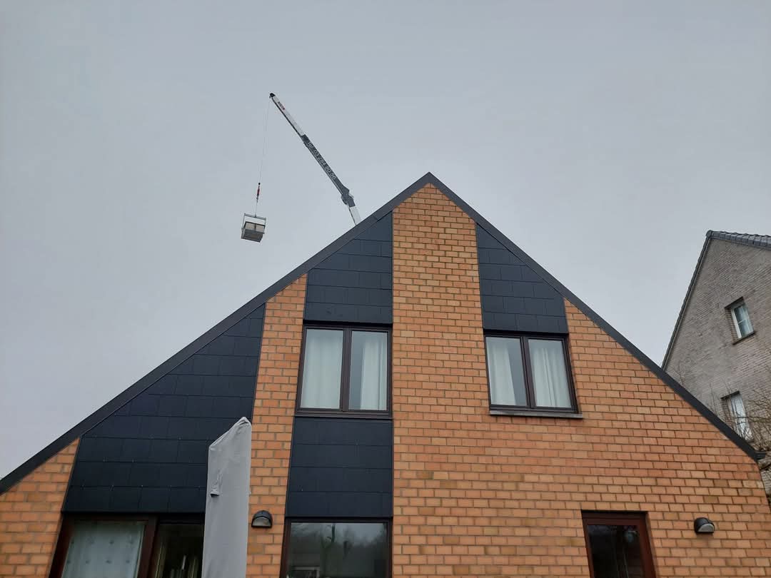Foto van Alg. Dak-, Gevel- En Zinkwerkengebroeders Rombaux in Roosdaal, Dakdekker (foto 3)