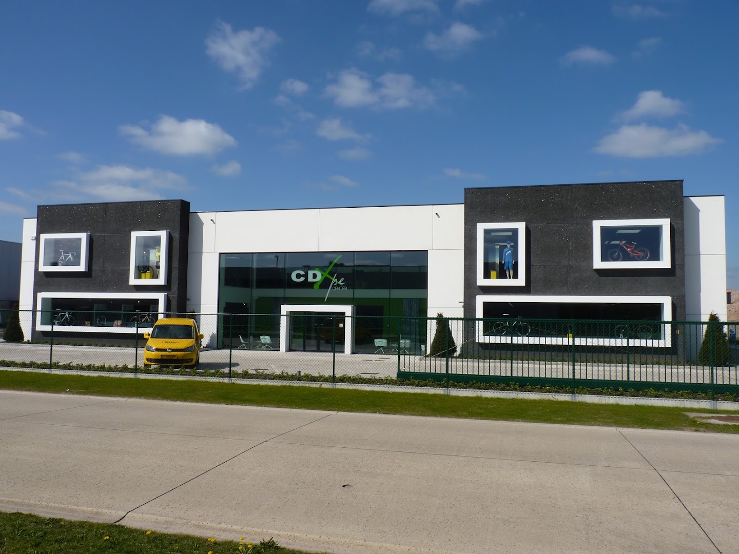 Foto van Bouwcenter ramen & deuren - Reynaers - Gealan - Renson - Wilms Partner in Arendonk, Vensterinstallateur