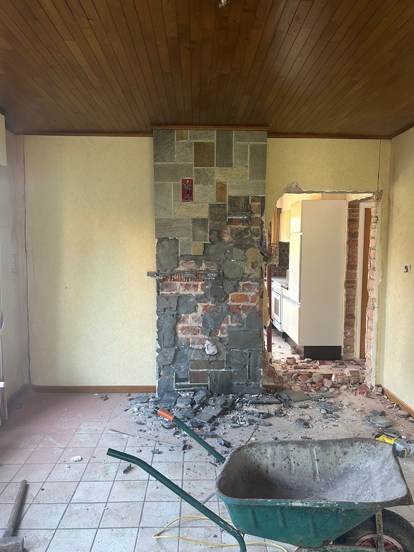 Foto van EV Klusprojects | Schrijnwerk, Maatkasten, Schilderwerk en Gyproc in Lanaken, Timmerman (foto 3)