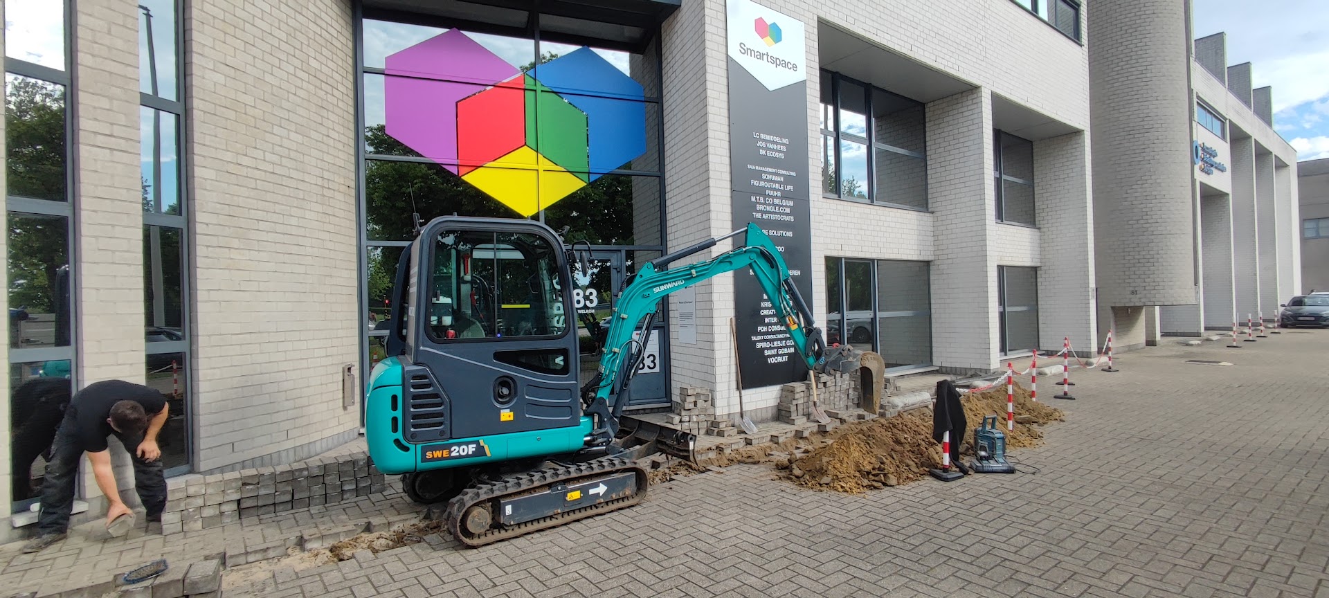 Foto van MV-service in Lummen, Renovatieservice voor kantoren Foto van MV-service in Lummen, Renovatieservice voor kantoren