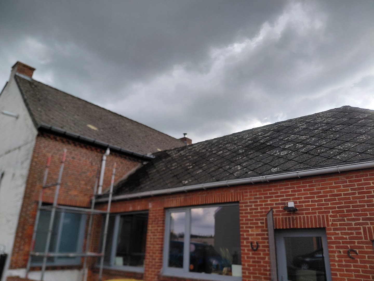 Foto van Renewbuild in Mortsel, Dakdekker (foto 3)