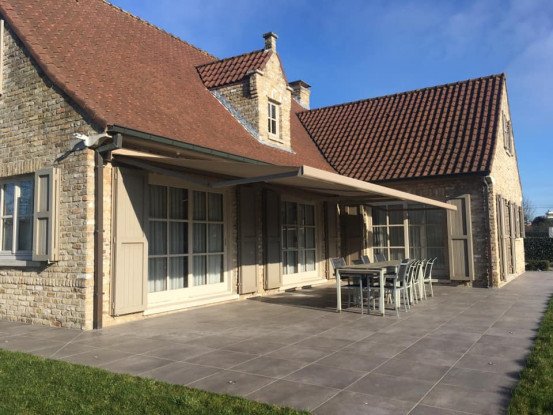 Foto van Schrijnwerkerij Recour | Binnen- en Buitenschrijnwerk in Koksijde, Leverancier van ramen Foto van Schrijnwerkerij Recour | Binnen- en Buitenschrijnwerk in Koksijde, Leverancier van ramen