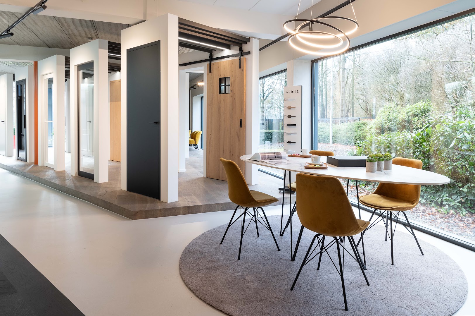 Foto van Peeters Interieur te Meerhout - Moderne Binnendeuren - Blokdeuren - Open op afspraak in Meerhout, Deurenwinkel