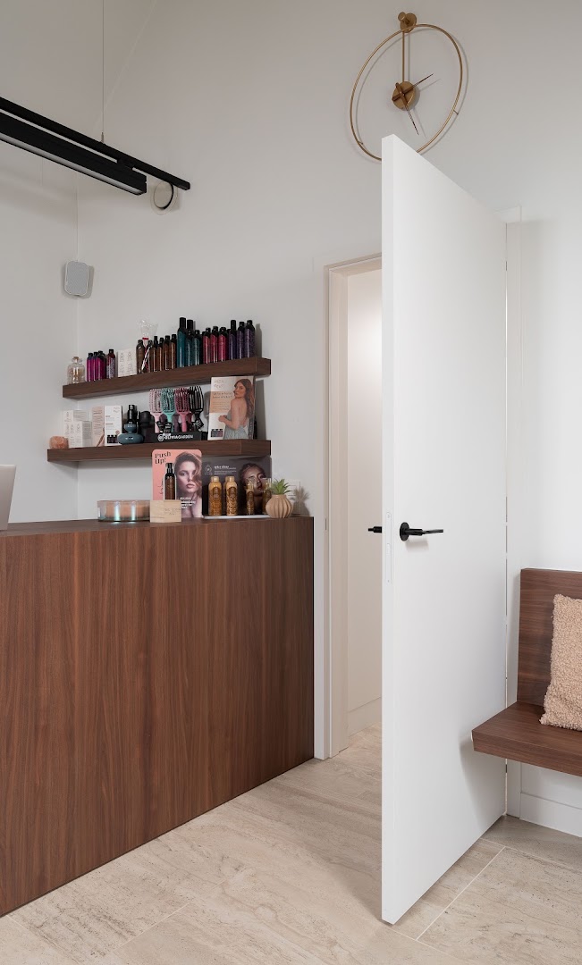 Foto van Peeters Interieur te Meerhout - Moderne Binnendeuren - Blokdeuren - Open op afspraak in Meerhout, Deurenwinkel (foto 3)