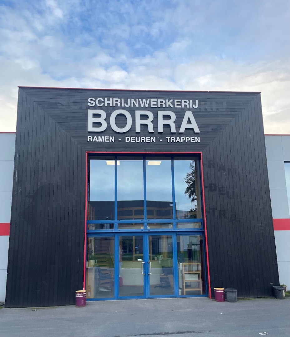 Foto van Schrijnwerkerij Borra nv | Fabricatie & plaatsing houten trappen, balustrades, ramen & deuren in Houthulst, Houtbewerker (foto 3)