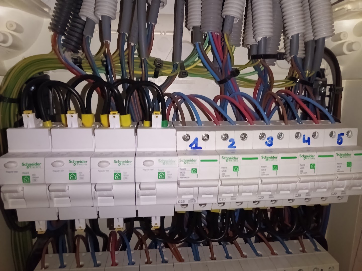 Foto van ARTMIX ELECTRO in Harelbeke, Elektricien (foto 1)