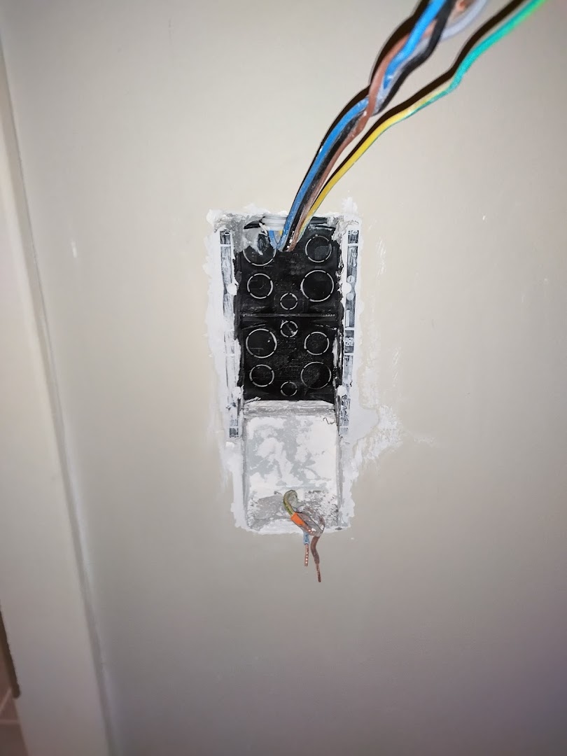 Foto van Develek, Elektricien (foto 3)