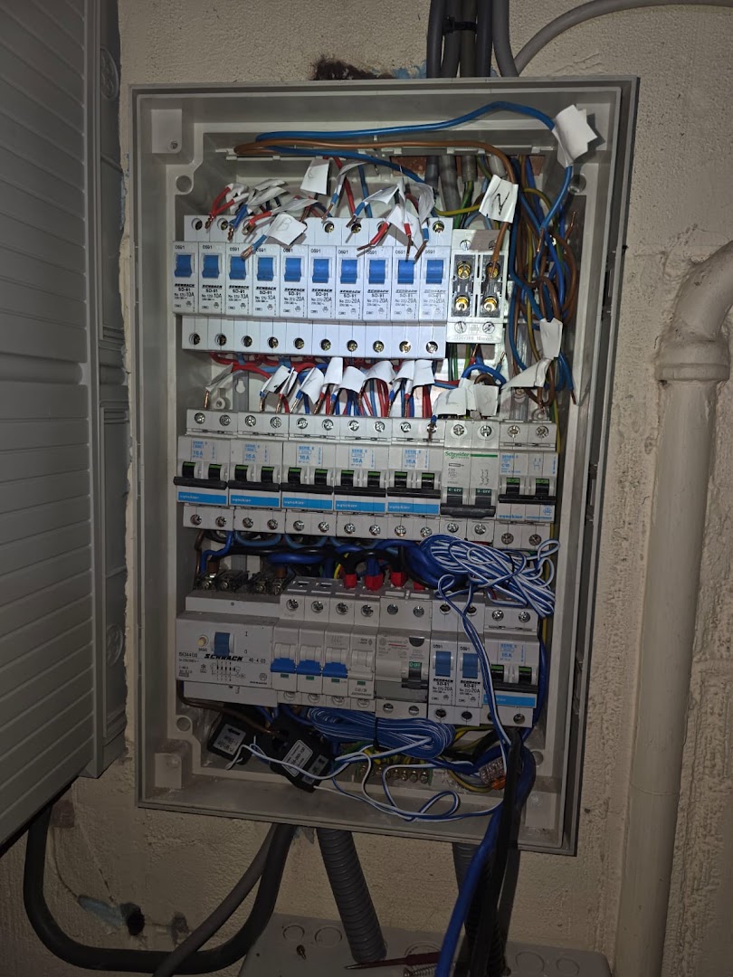 Foto van Adam Elektro 24/7 in Vrasene, Elektricien (foto 2)