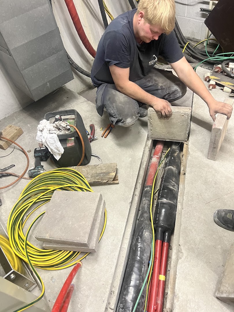 Foto van EDS Cabling - Hoogspanningscabine Specialist in Temse, Elektriciteitsbedrijf (foto 3)