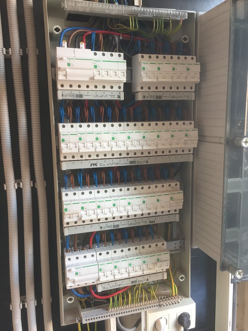 Foto van Elektriciteitswerken Invisia Projects in Bilzen-Hoeselt, Elektricien (foto 1)