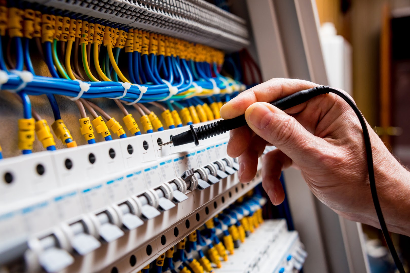 Foto van Theunis Electro BV | Elektricien, keuringsklaar maken elektrische installaties in Oud-Turnhout, Elektricien (foto 1)