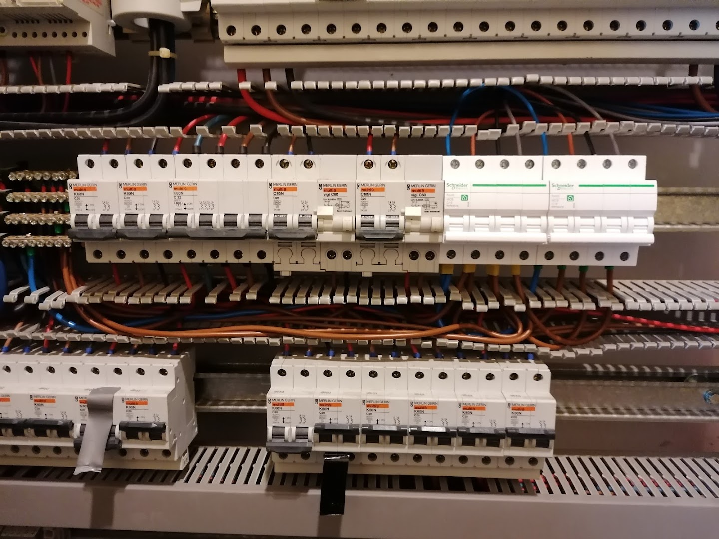 Foto van E & EBH in Westerlo, Elektricien (foto 1)