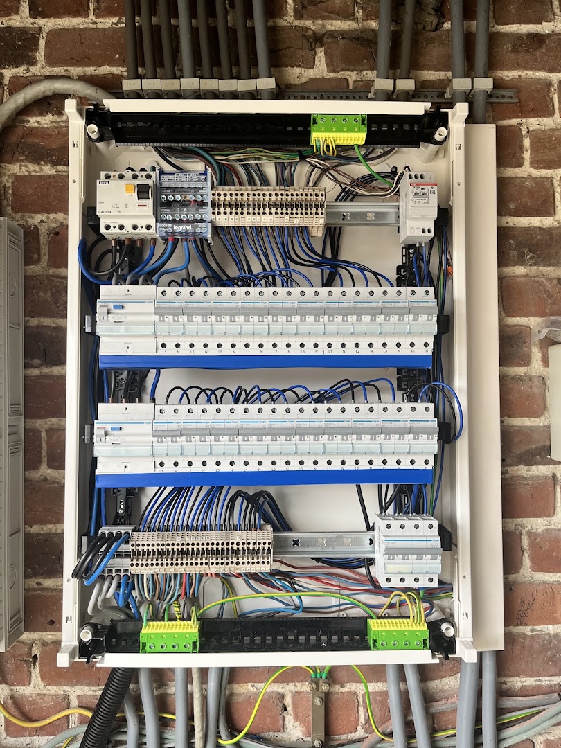 Foto van Grid Elektriciteitswerken | 24/7 Depannage in Pepingen, Elektricien (foto 2)