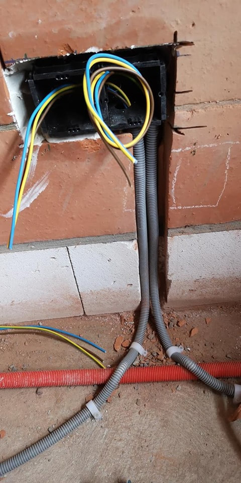 Foto van VG&T Technics (Oplinter) in Tienen, Elektricien (foto 1)
