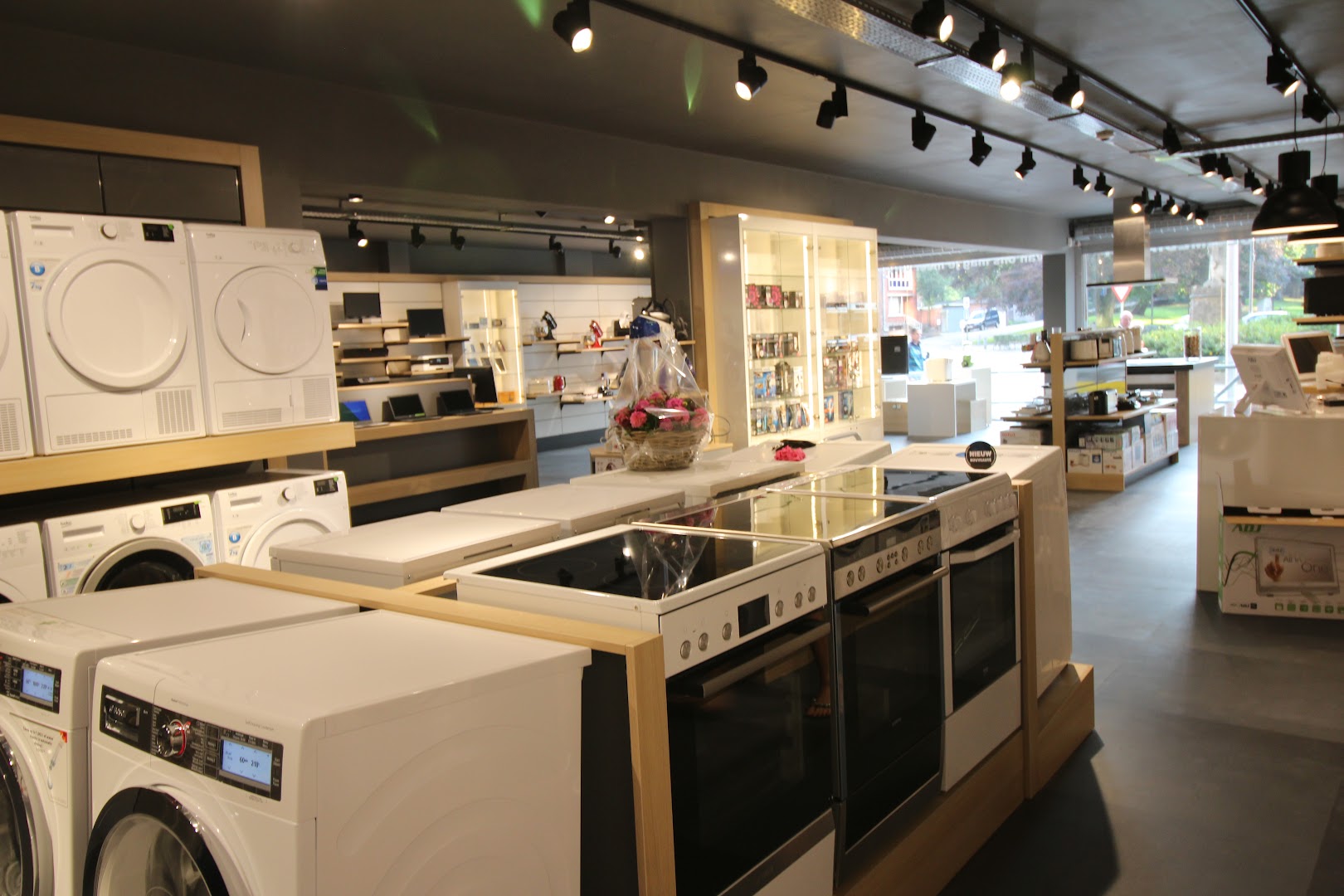 Foto van Electro Point in Tongeren-Borgloon, Elektronicawinkel (foto 3)