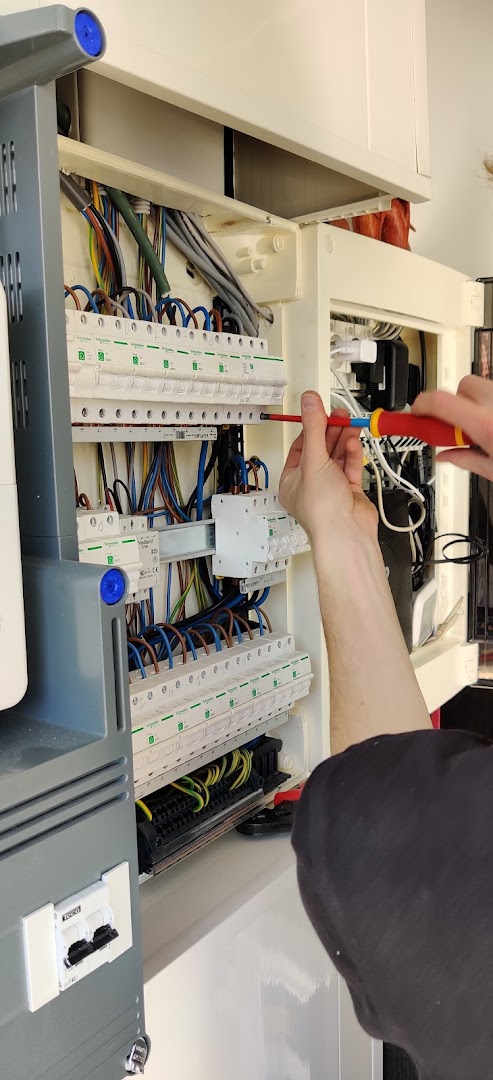 Foto van Fluwi in Jabbeke, Elektricien (foto 1)