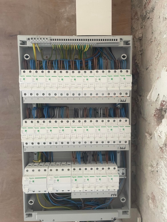 Foto van nivorum in Zedelgem, Elektricien (foto 2)