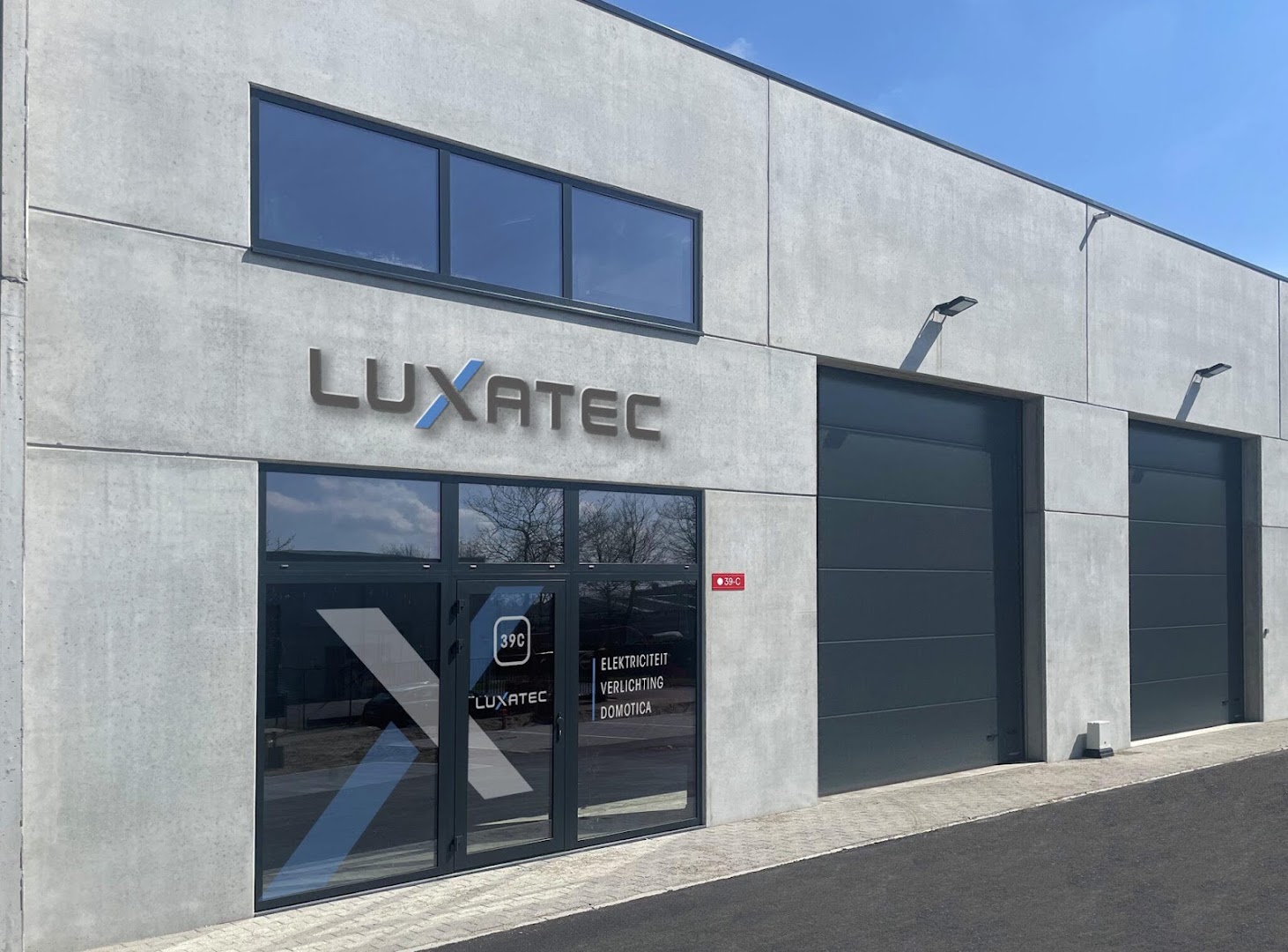Foto van LUXATEC BV in Jabbeke, Elektriciteitsbedrijf (foto 1)