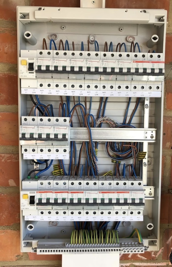 Foto van Rea Elektro, Elektricien (foto 1)