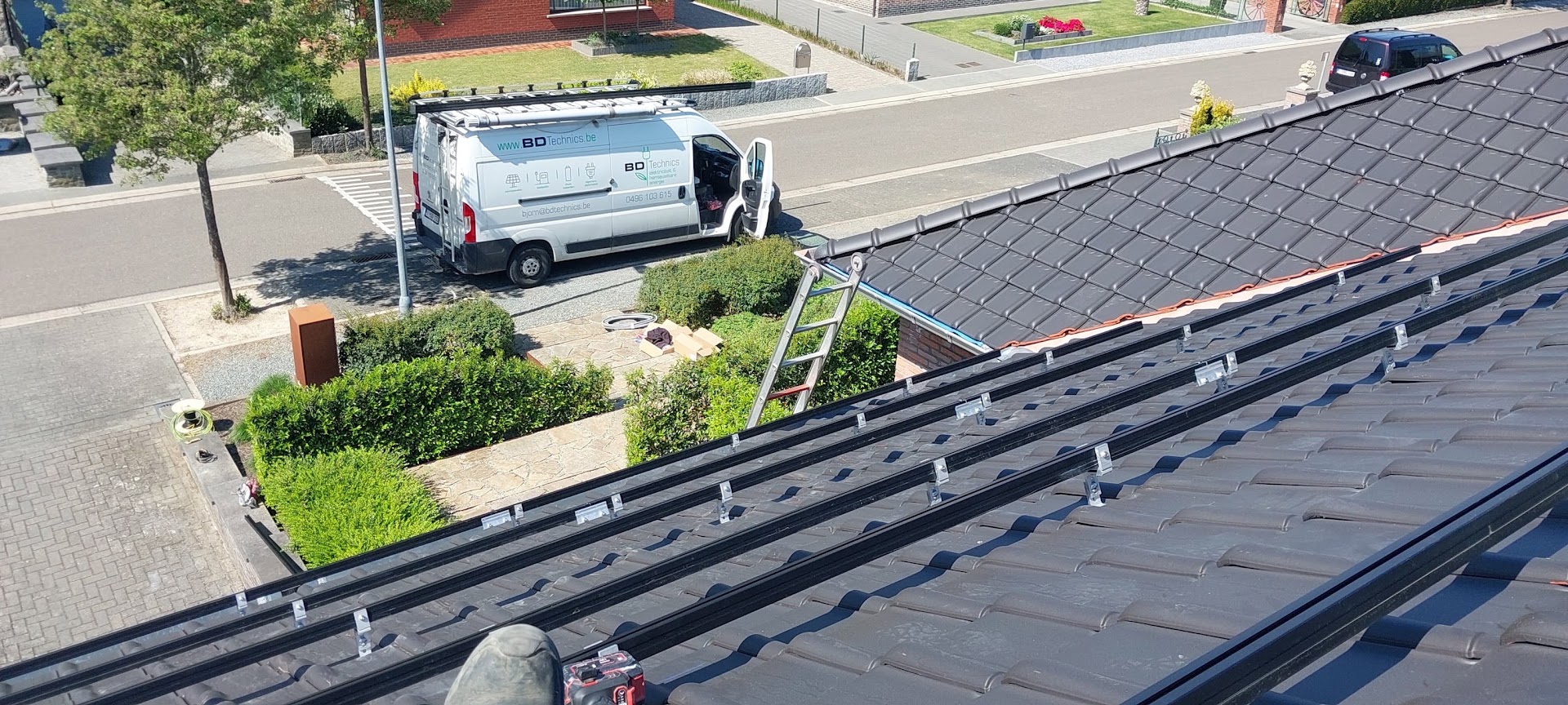 Foto van Bd Technics - zonnepanelen - batterijen - laadpalen in Begijnendijk, Elektricien Foto van Bd Technics - zonnepanelen - batterijen - laadpalen in Begijnendijk, Elektricien