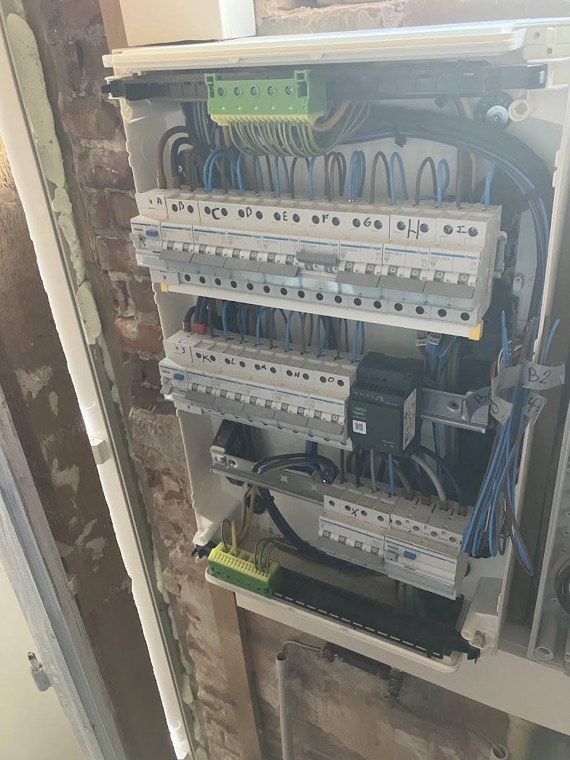 Foto van Broux Technieken in Kortessem, Elektricien (foto 1)
