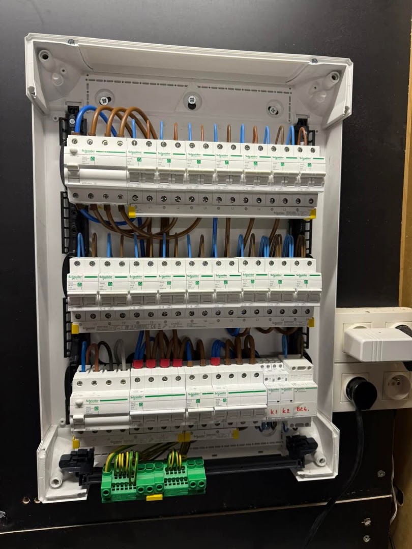Foto van VERSTREKEN Installations in Kontich, Elektricien (foto 1)