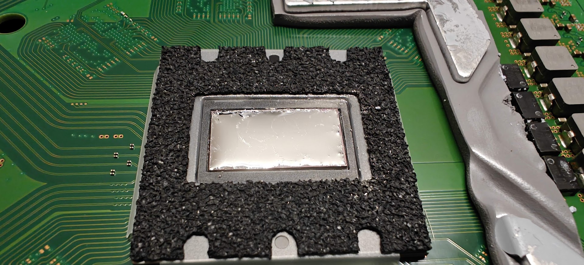 Foto van Peltronics in Pelt, Elektronicareparatiewerkplaats (foto 3)