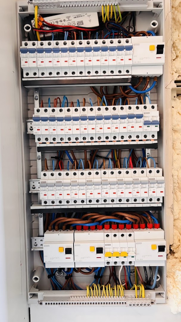 Foto van Elektro Fisco in De Panne, Elektricien (foto 1)