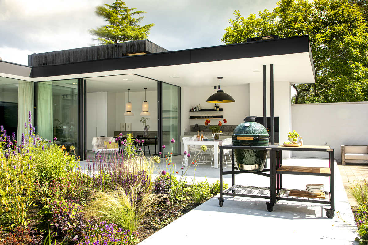 Foto van T'Hooft Buitengewoon | We create outdoor paradises. in Drongen, Tuinmeubelwinkel (foto 1)