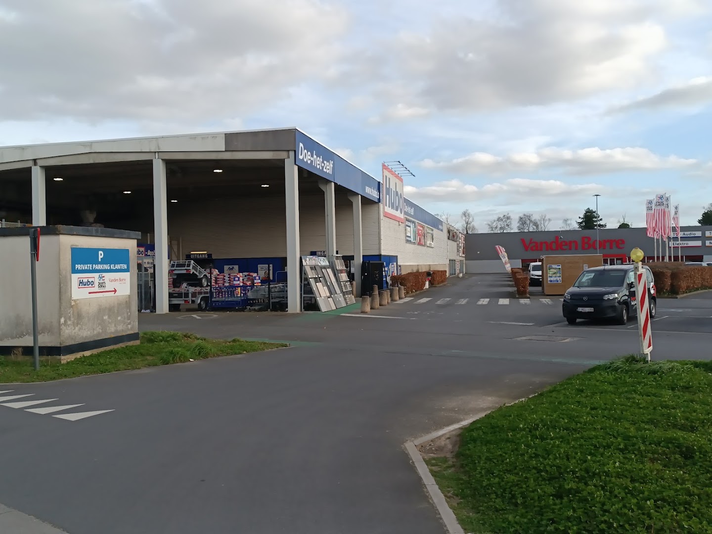 Foto van Hubo Roeselare in Roeselare, Bouwmarkt (foto 3)