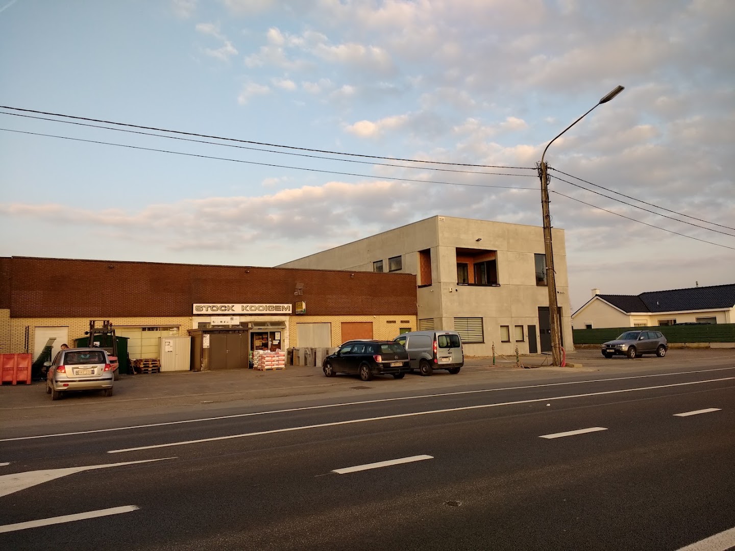 Foto van Stock Kooigem in Kortrijk, Doe-het-zelfzaak (foto 3)