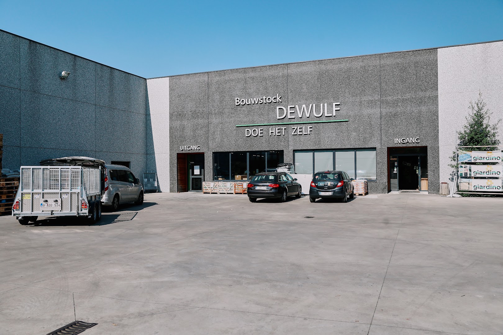 Foto van Dewulf Bouwstock in Roeselare, Doe-het-zelfzaak (foto 1)